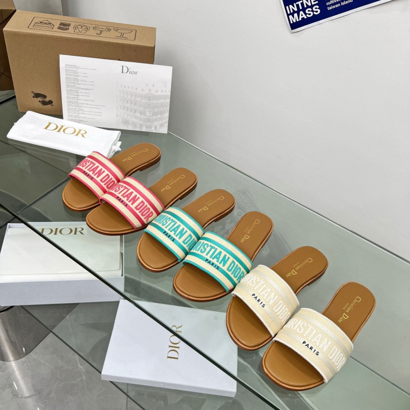 ch**an D*or slippers